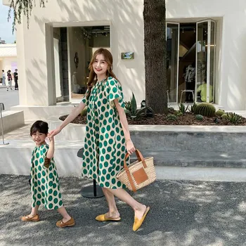 Yaz Aile Anne ve Kızı Kolsuz Dalga Noktası Elbise Elbise Aile Giyim Aile Eşleştirme Kıyafetler Elbise