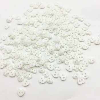 1000 adet Beyaz 6mm Küçük Mini Düğmeler Plastik Dikiş oyuncak bebek giysileri 2 Delik Kalp Düğmesi Scrapbooking Aksesuarları