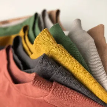 Çocuklar Yaz Tees katı renkli tişörtler Erkek ve Kız Çocuklar için Rahat Kore Tarzı Basit Tasarım Kısa Kollu Çocuk pamuklu bluz